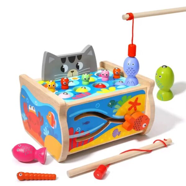 Gato pesca peces y gusanos